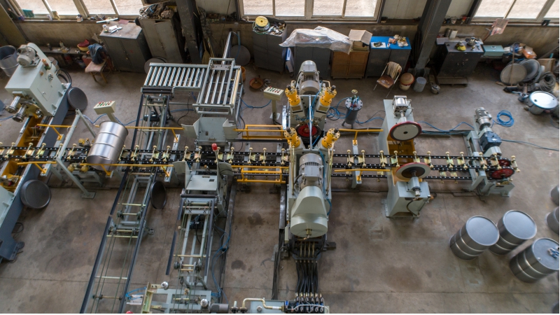 Ligne de production de fûts en acier à vitesse moyenne