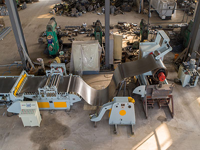 Equipement de fabrication de fûts en acier à grande vitesse