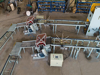 Equipement de fabrication de fûts en acier à grande vitesse